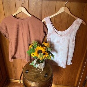 Bundle of two Faherty organic cotton tops.
